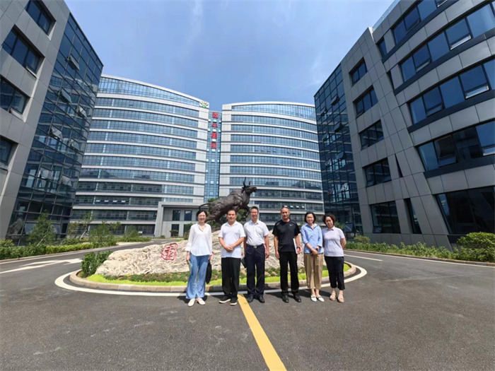 Ϊ��һ����ʵ���ϸ��������������硢ǧ�������������ж�